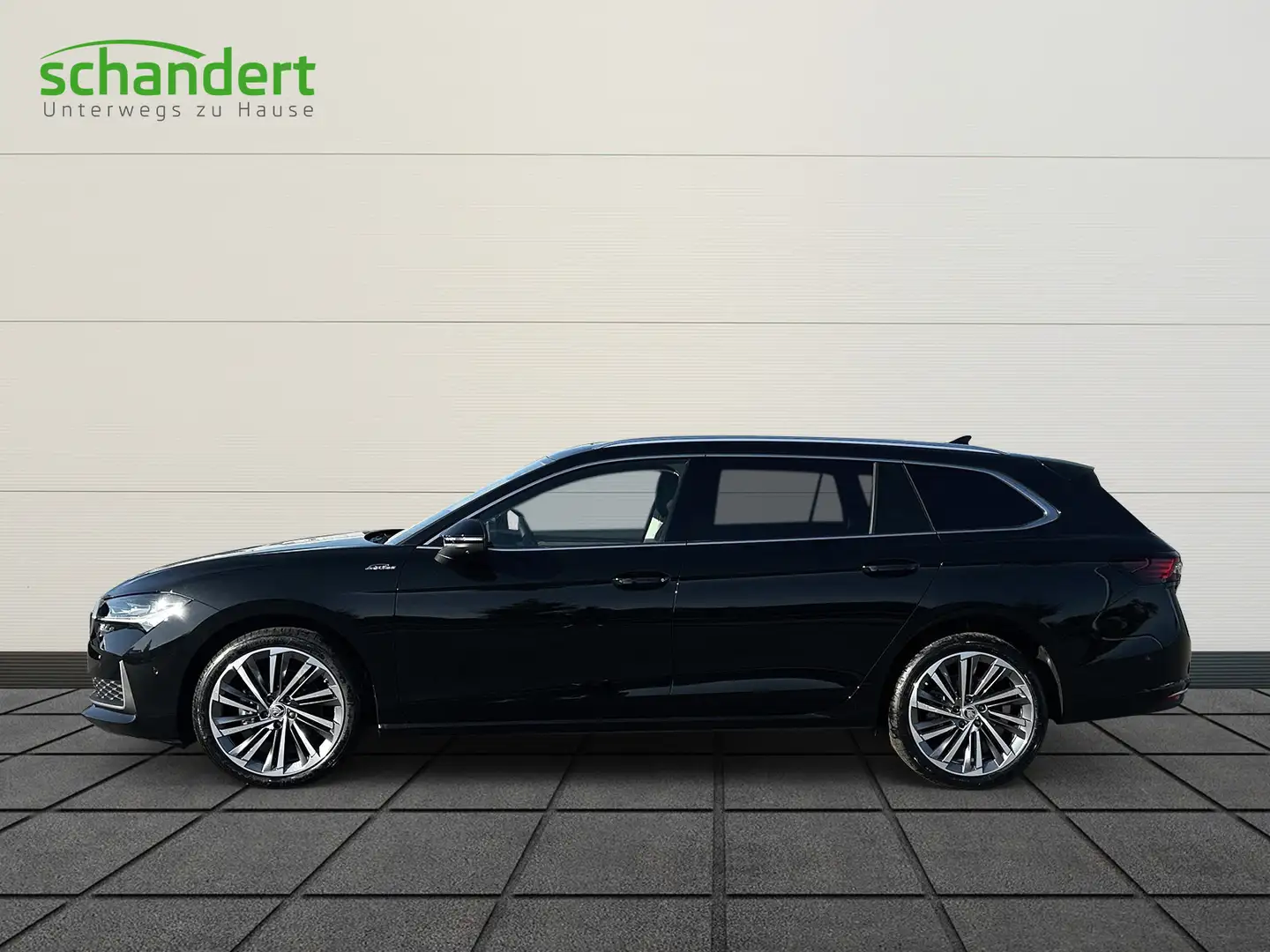 Skoda Superb Combi 2.0 TDI L&K DSG LED AHK Navi Pano Schwarz - 2