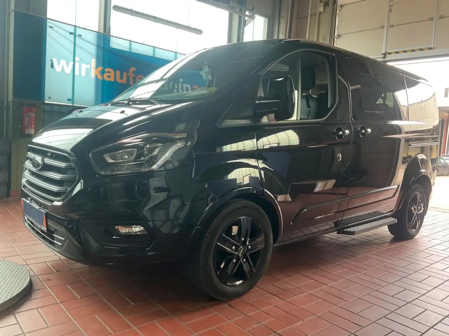 Ford Tourneo Custom Titanium X Automatik+AHK+STANDHZG Schwarz - 1