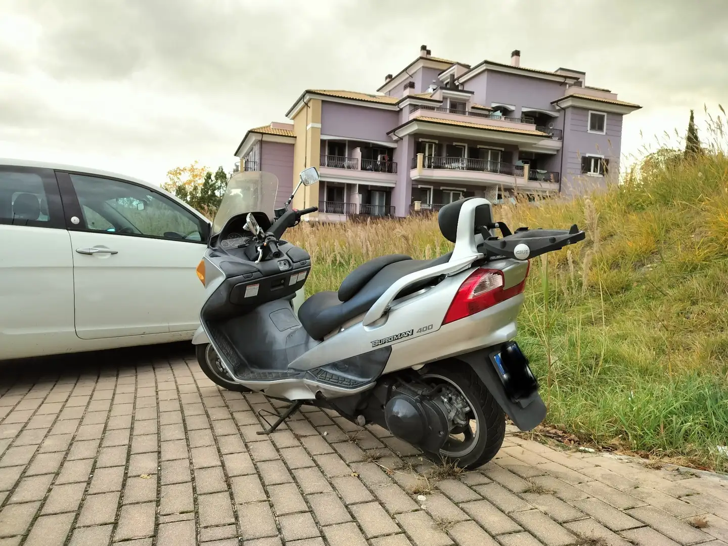 Suzuki Burgman 400 Argintiu - 2