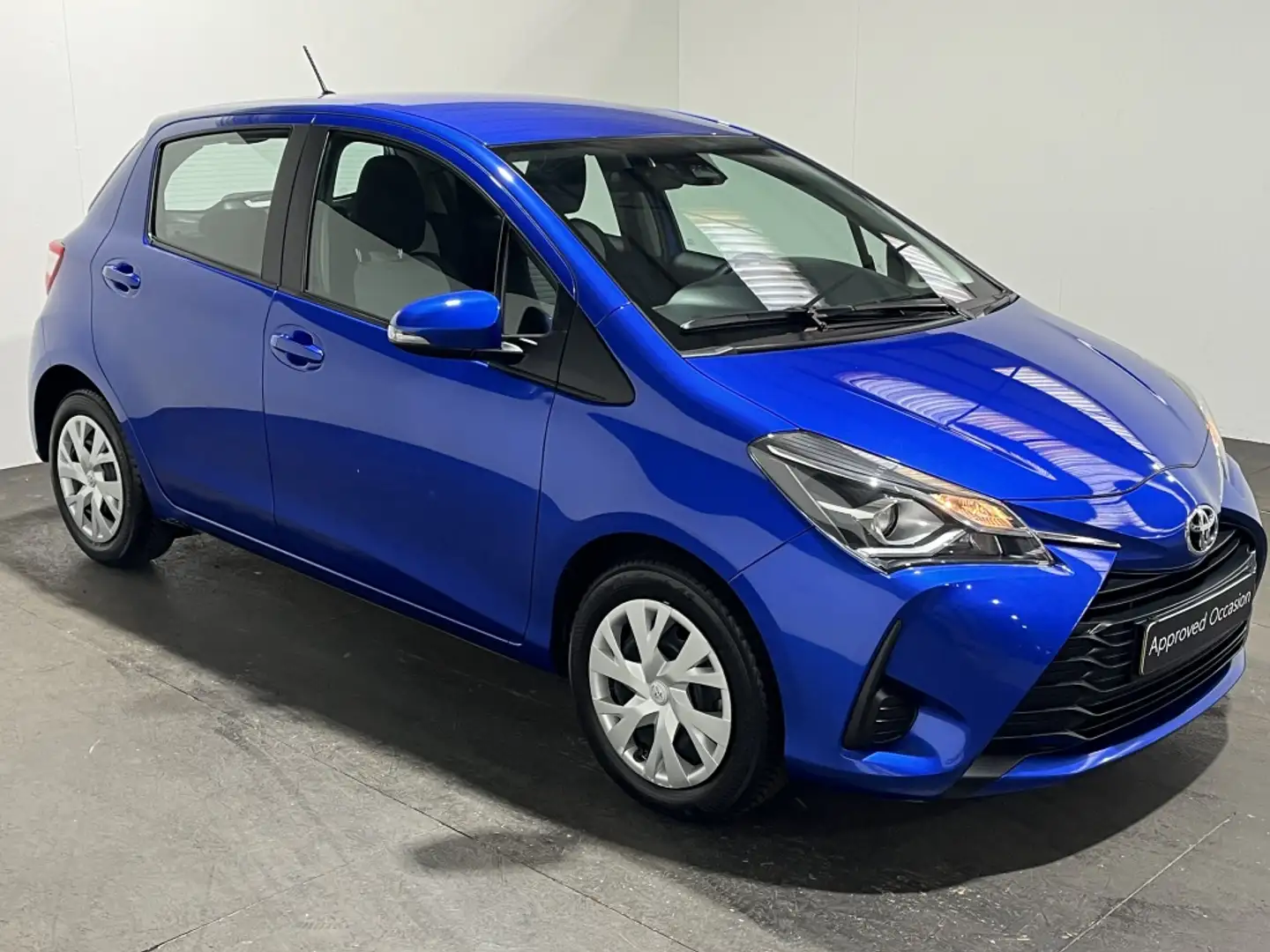 Toyota Yaris 1.5 VVT-i Active Automaat | Clima | Camera | Blauw - 2