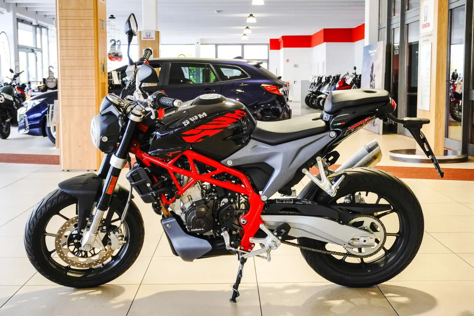 SWM Varez 125 Schwarz - 2