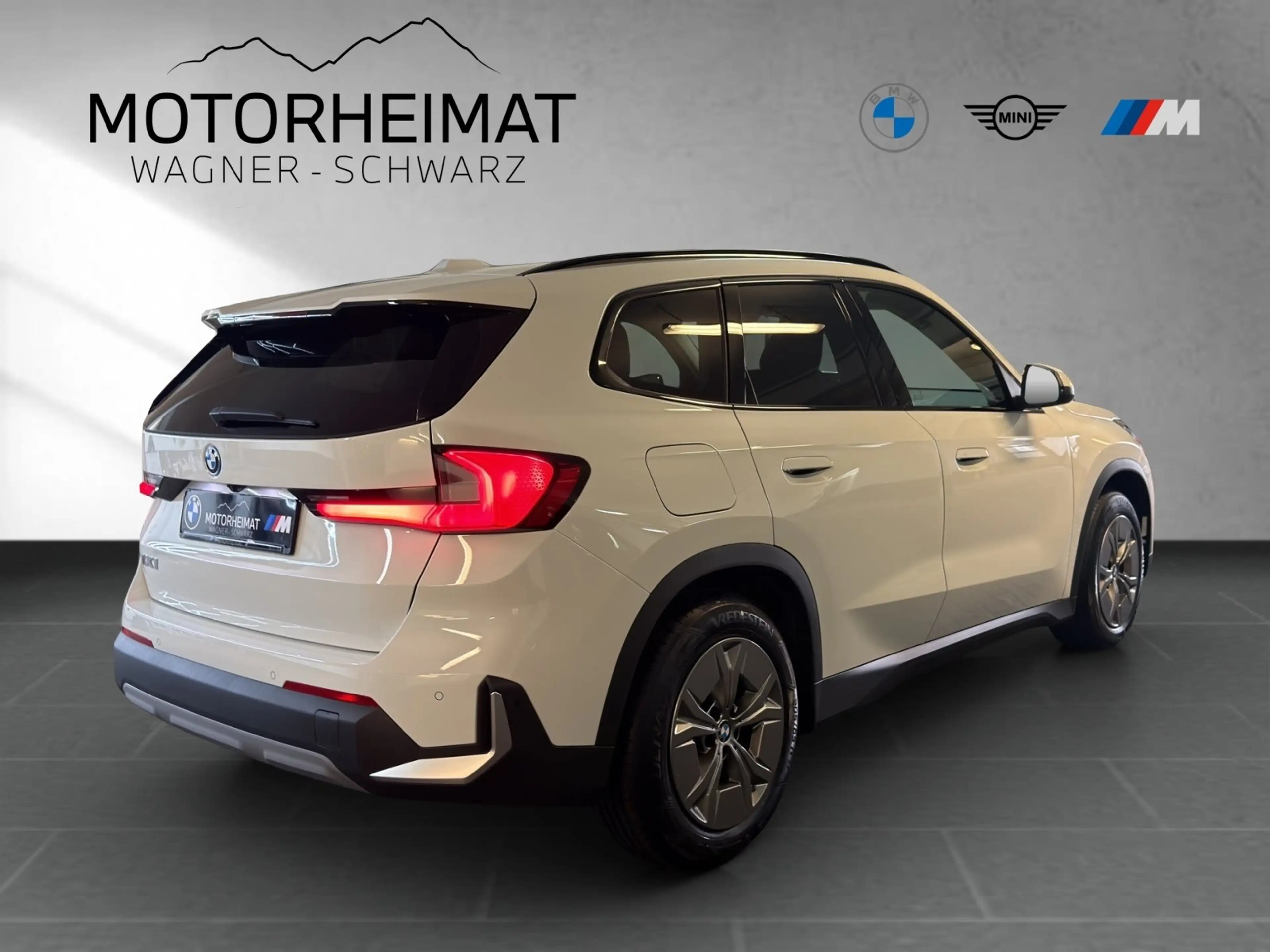 BMW iX1 xDrive30 Premium AHK — photo 7