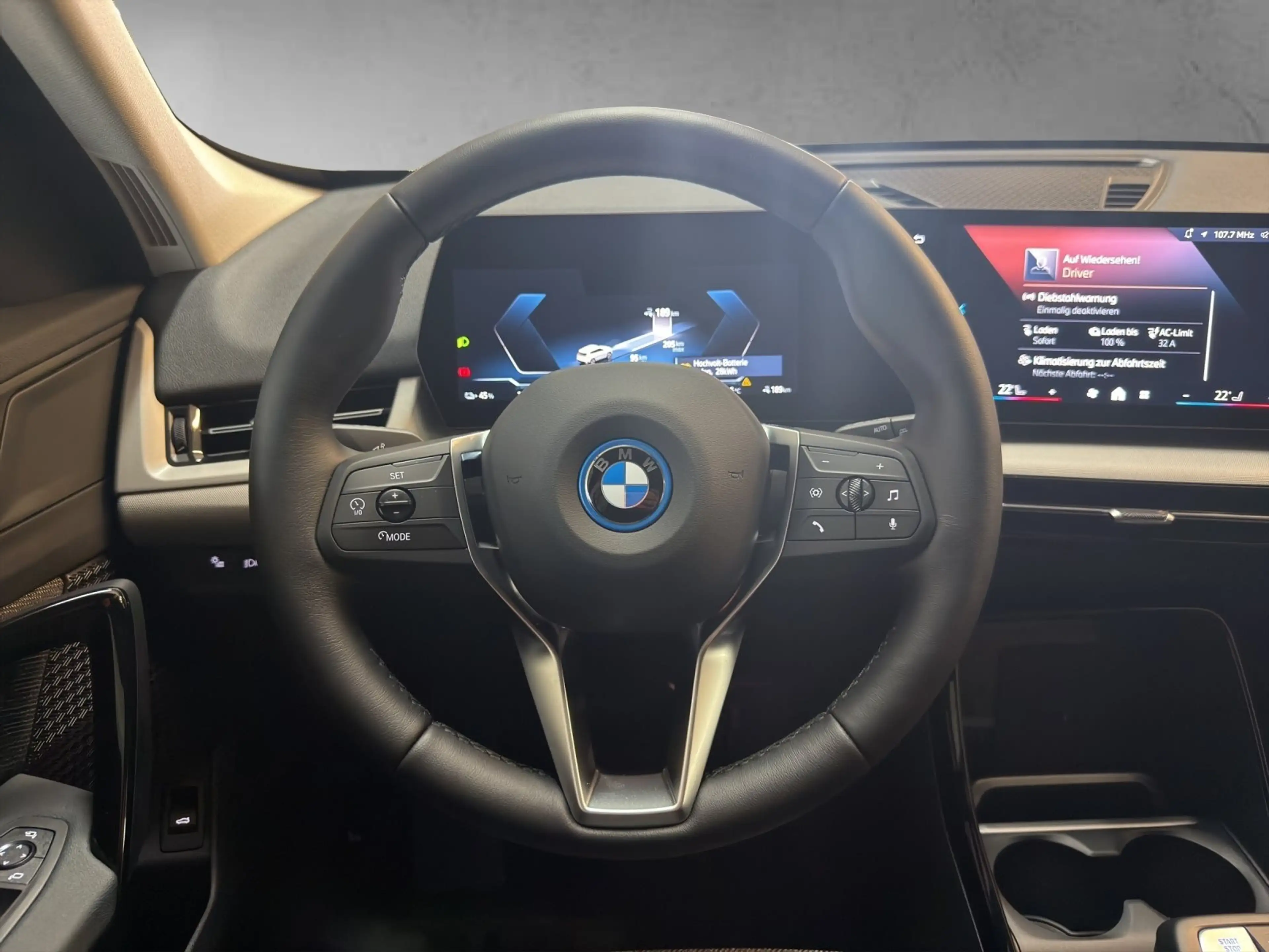 BMW iX1 xDrive30 Premium AHK — photo 15