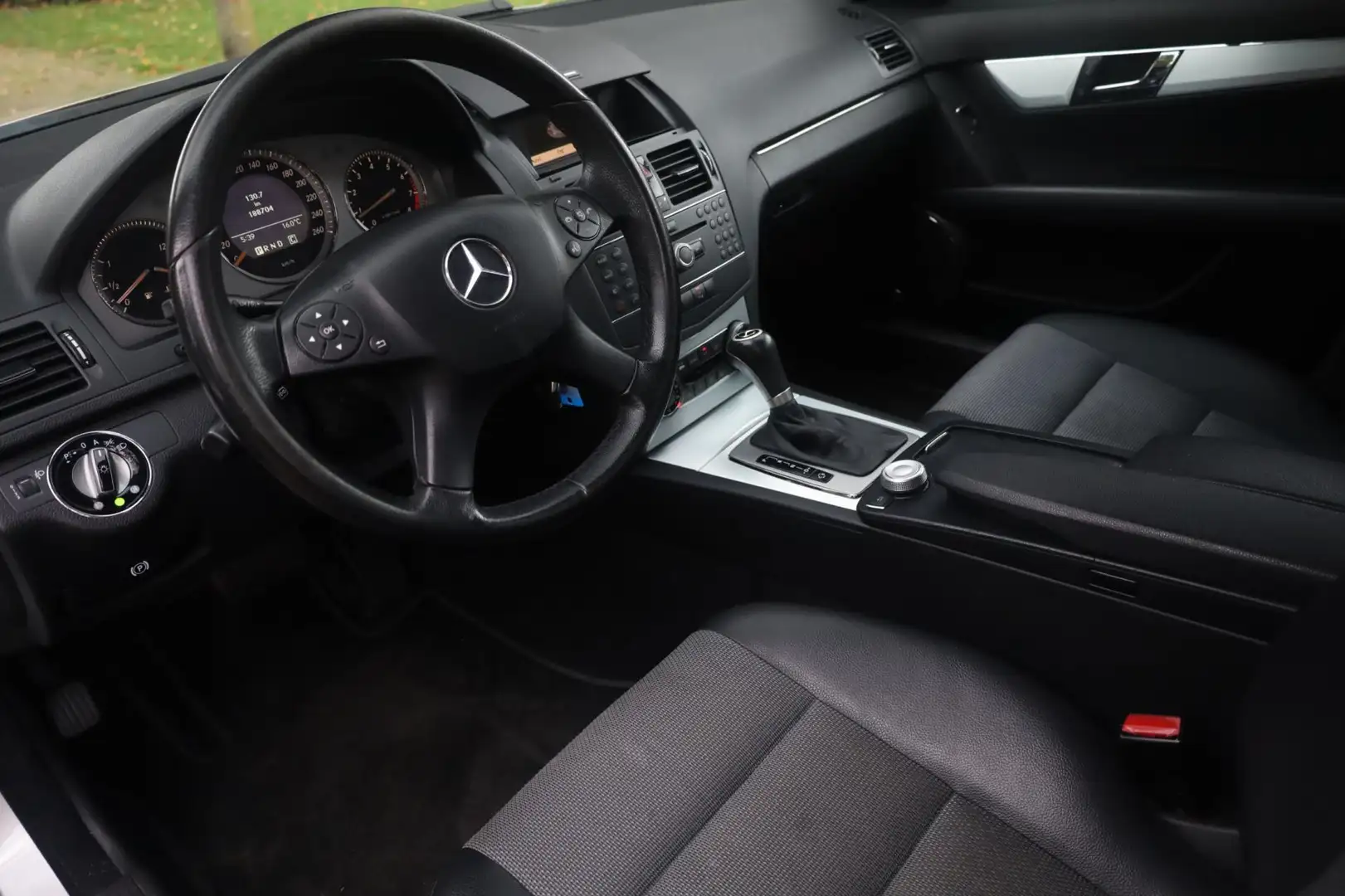 Mercedes-Benz C 180 K Avantgarde Aut. | NL. Auto | Lichtmetaal | PDC | Grijs - 2