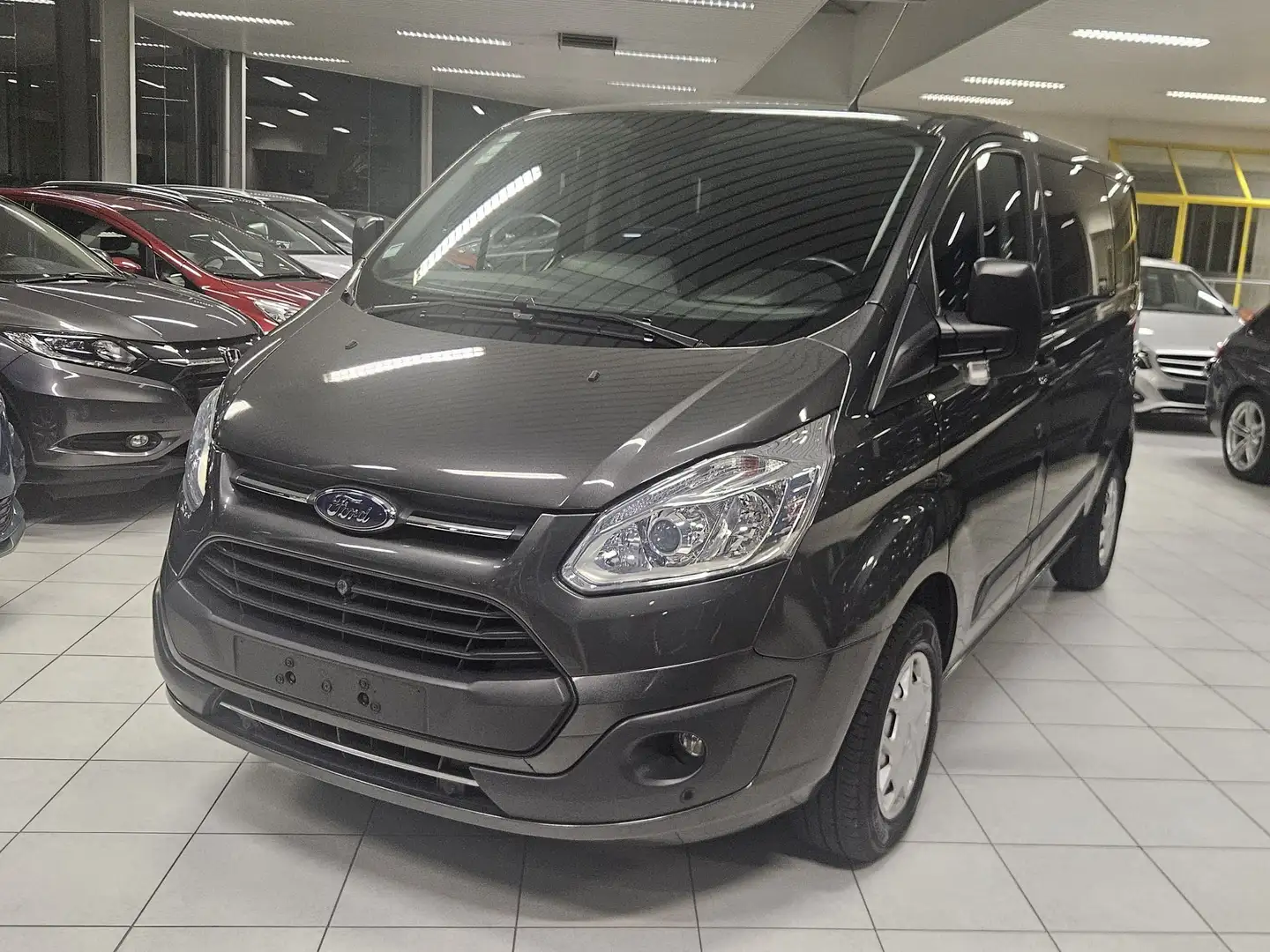 Ford Transit Custom 2.0D 96Kw Euro 6b Année 2017, 95.000Km Gris - 1