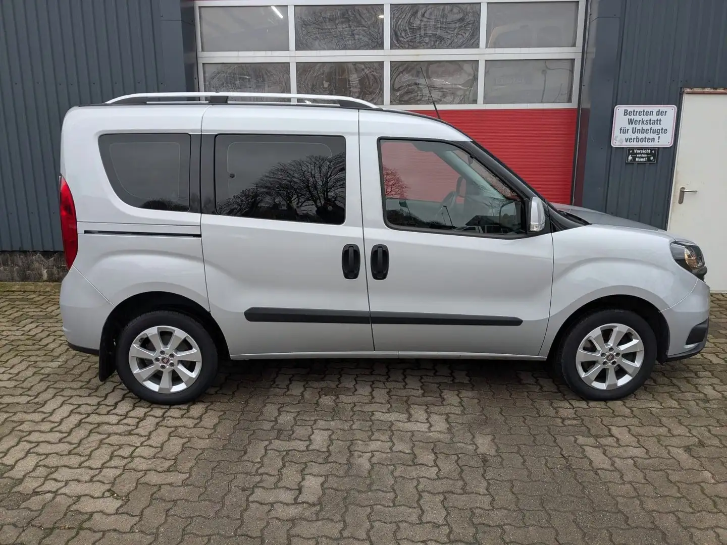 Fiat Doblo Doblò Easy AHK klima Tempomat Grau - 2