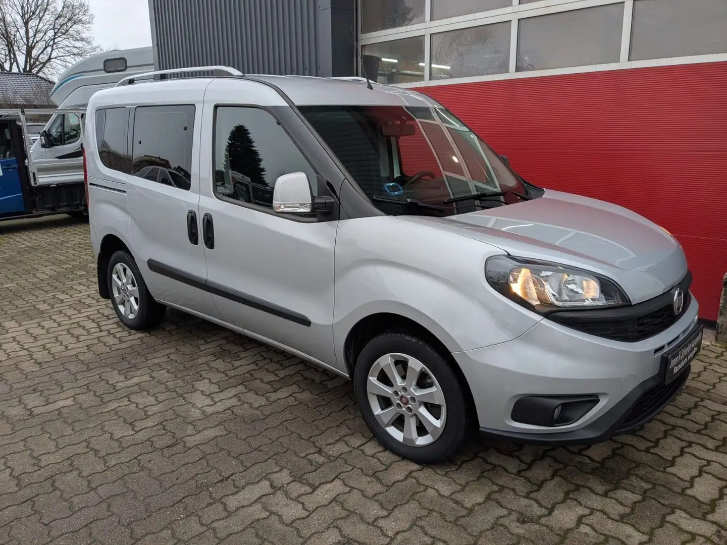 Fiat Doblo Doblò Easy AHK klima Tempomat Grau - 1