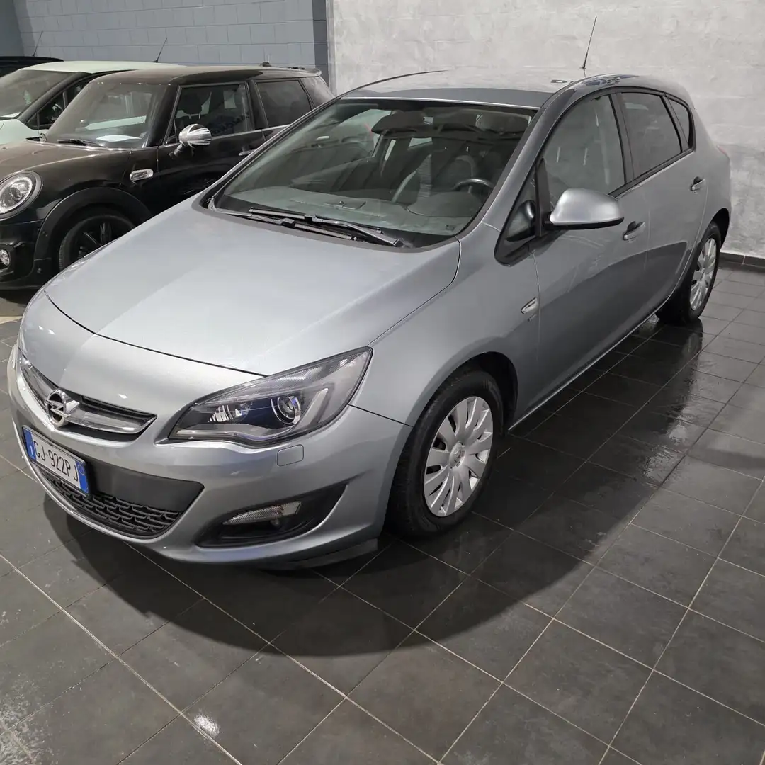 Opel Astra Astra 1.4 Turbo COSMO NEOPATENTATI AUTOMATICA XENO Gris - 2