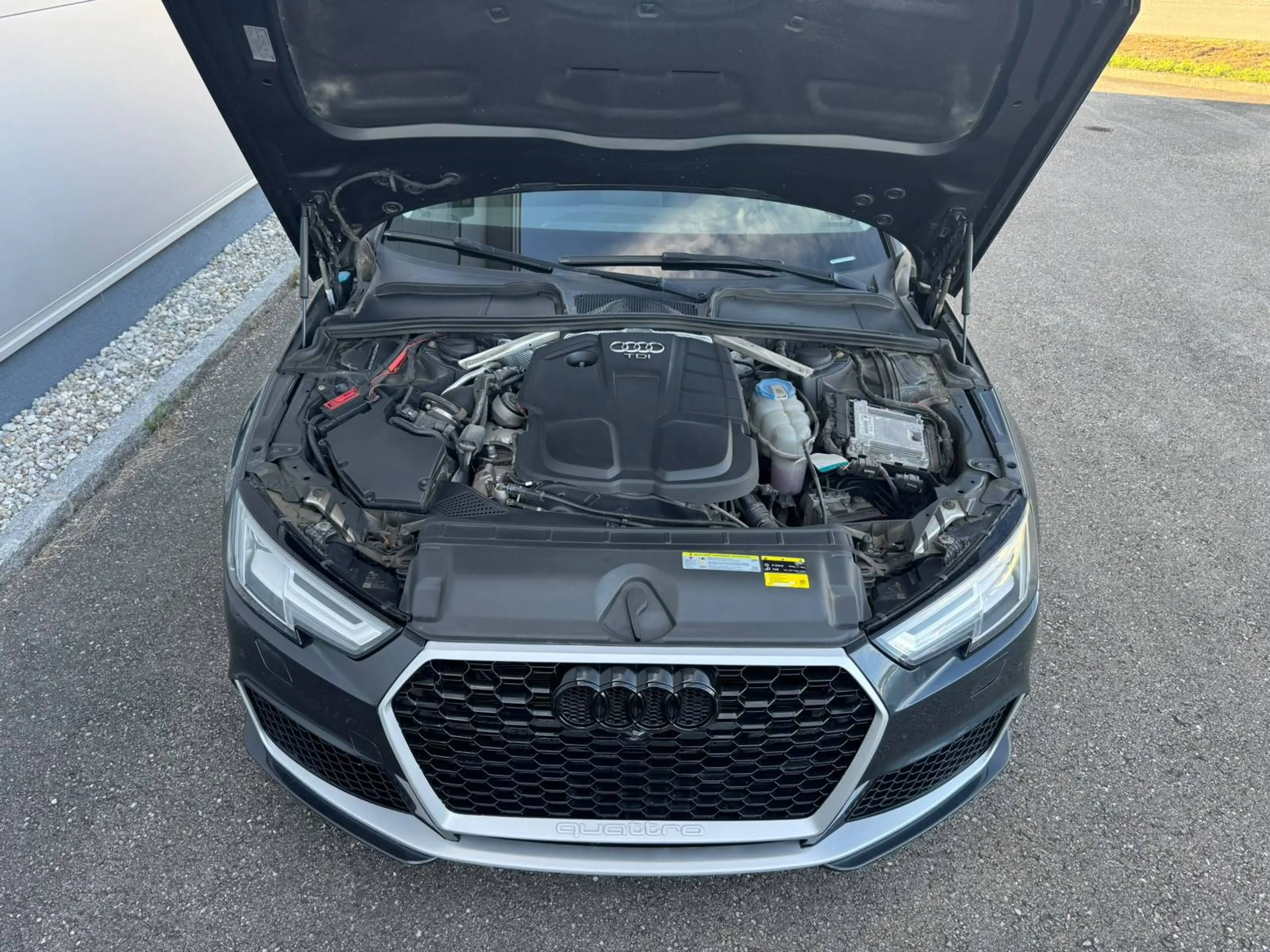 Audi A4 2.0 TDI Avant sport quattro **20 ZOLL**RS FRONT** — photo 6