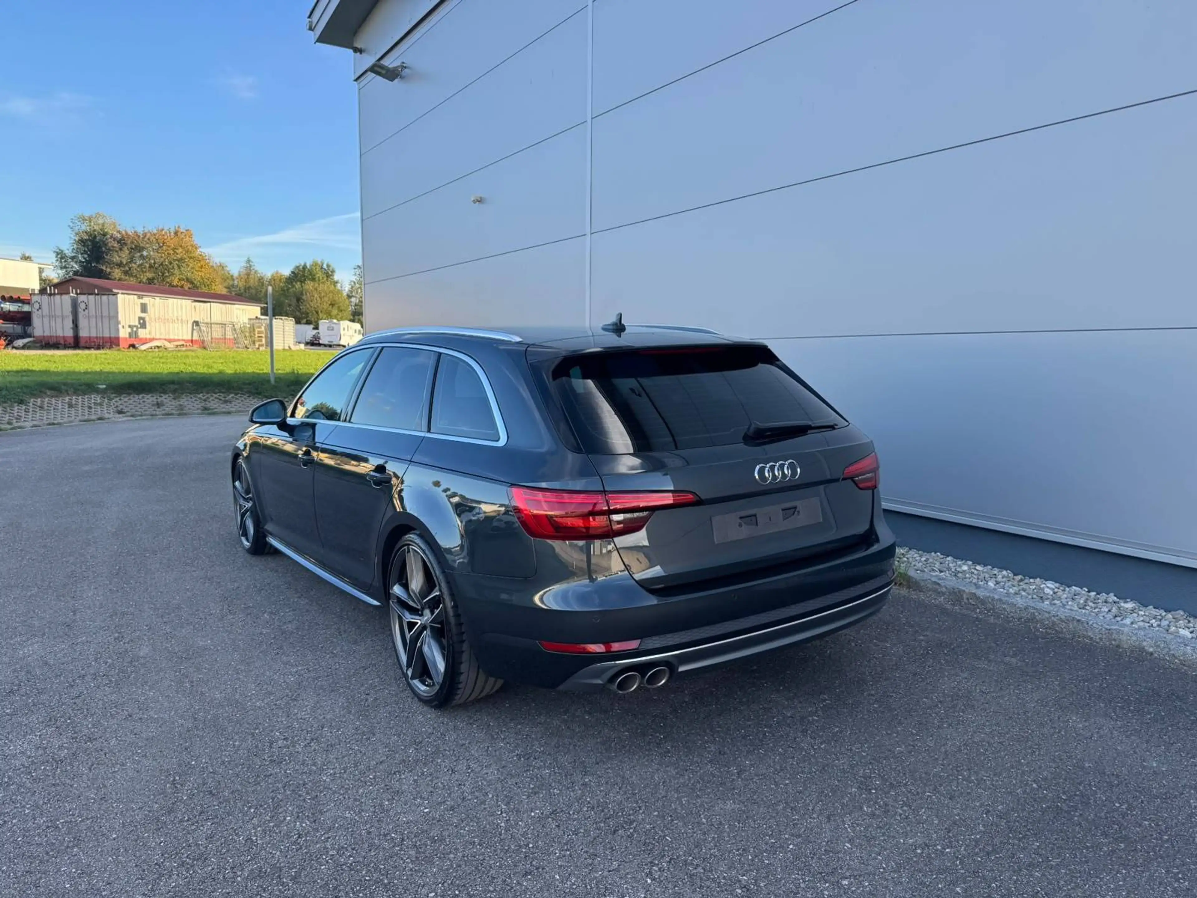 Audi A4 2.0 TDI Avant sport quattro **20 ZOLL**RS FRONT** — photo 7