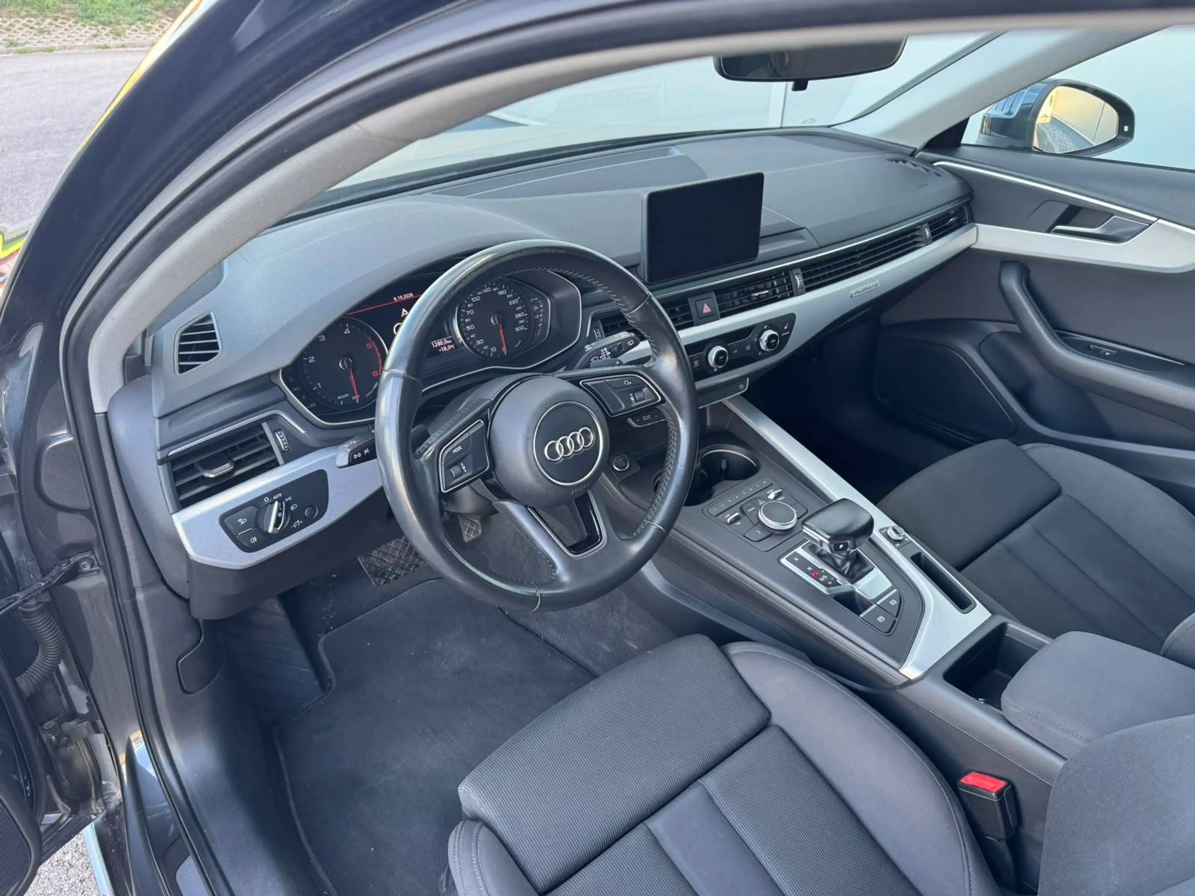 Audi A4 2.0 TDI Avant sport quattro **20 ZOLL**RS FRONT** — photo 10