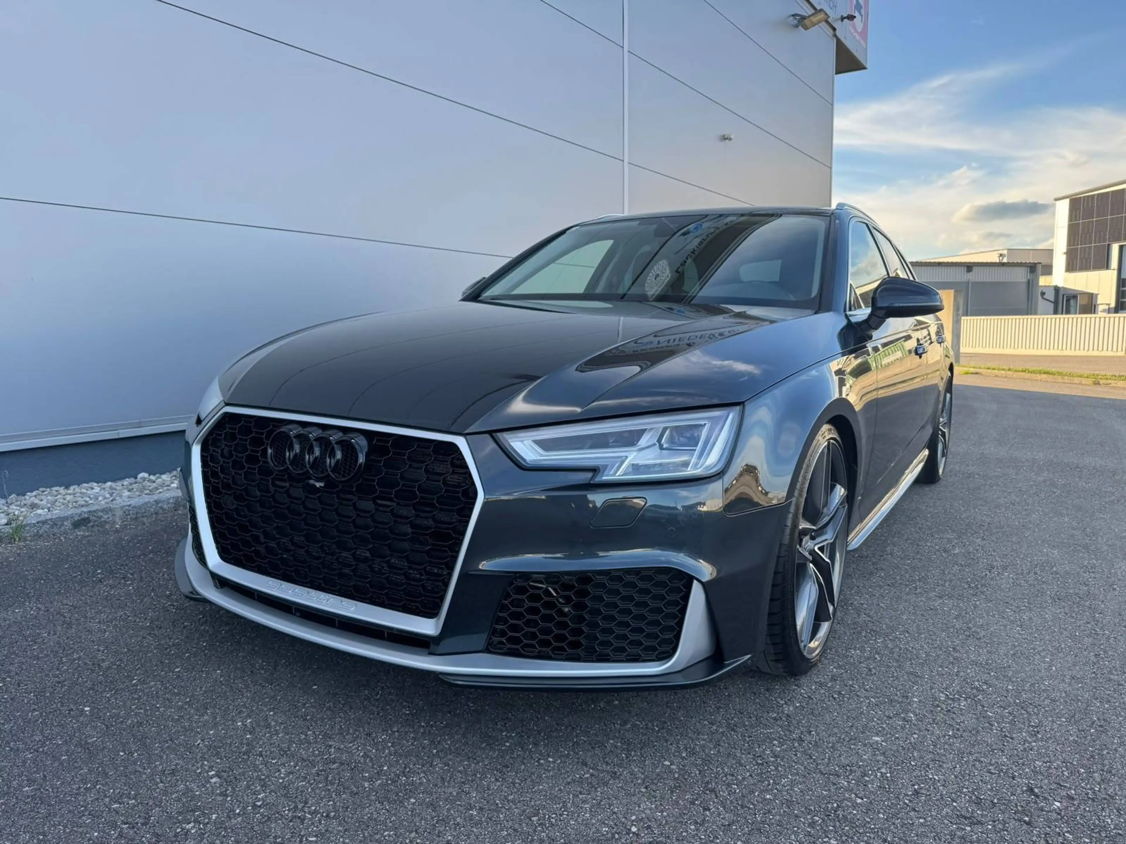 Audi A4 2.0 TDI Avant sport quattro **20 ZOLL**RS FRONT** — photo 3