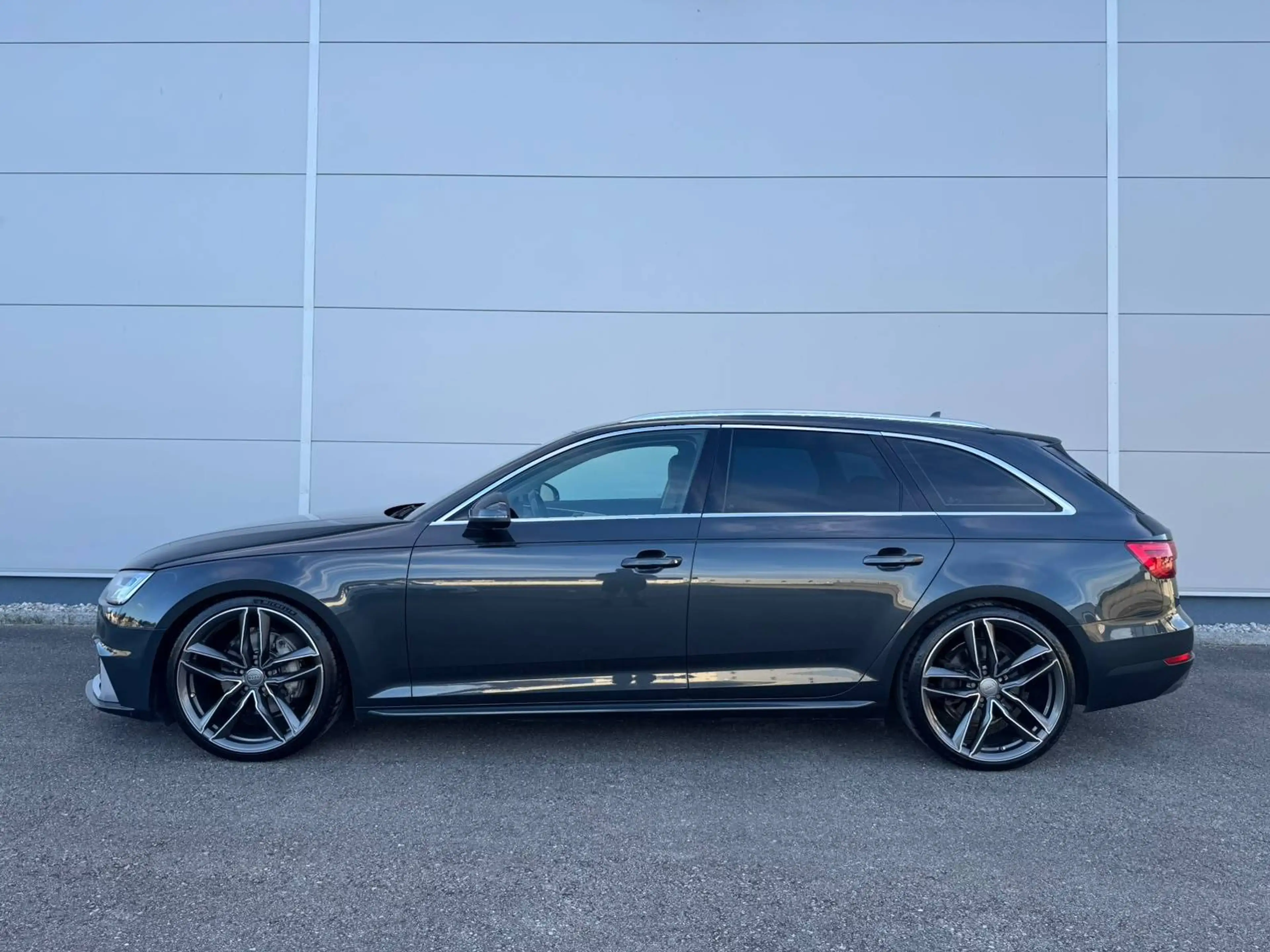 Audi A4 2.0 TDI Avant sport quattro **20 ZOLL**RS FRONT** — photo 5