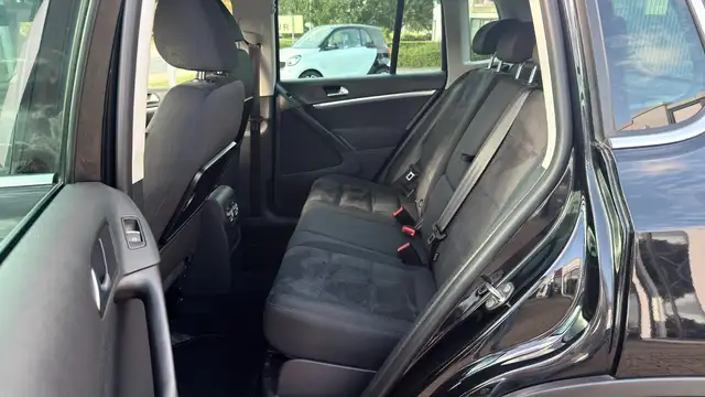 Volkswagen Tiguan view 23