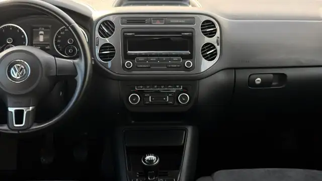 Volkswagen Tiguan view 12
