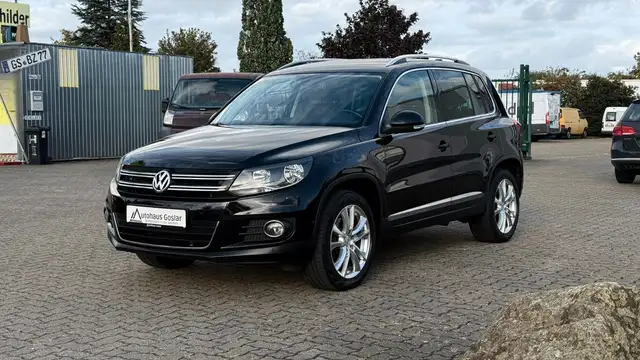 Volkswagen Tiguan view 3