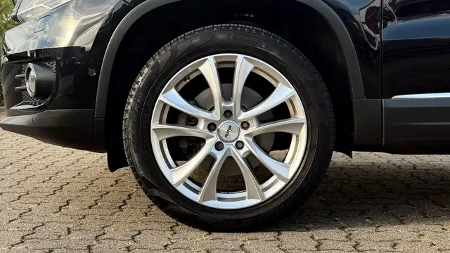 Volkswagen Tiguan view 9
