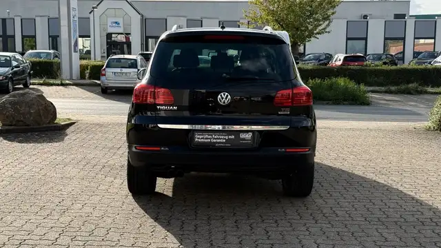 Volkswagen Tiguan view 6
