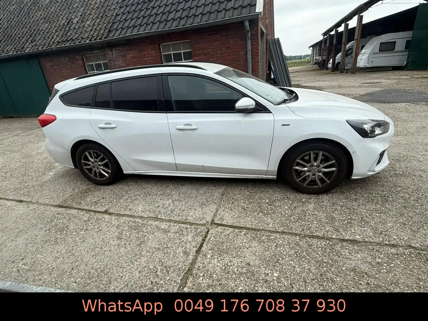 Ford Focus Turnier ST-Line 125PS Blanc - 2