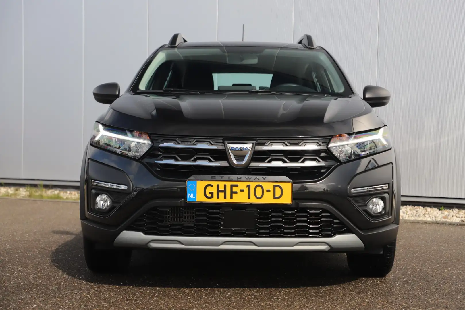 Dacia Sandero 1.0 TCe 90 Expression Stepway LPG Navigatie Achter Zwart - 2