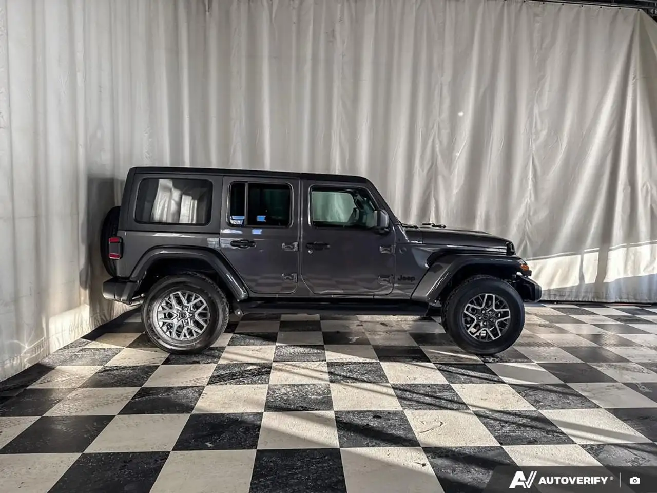 Jeep Wrangler photo Jeep Wrangler