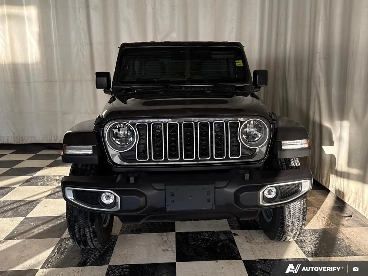 Jeep Wrangler photo Jeep Wrangler