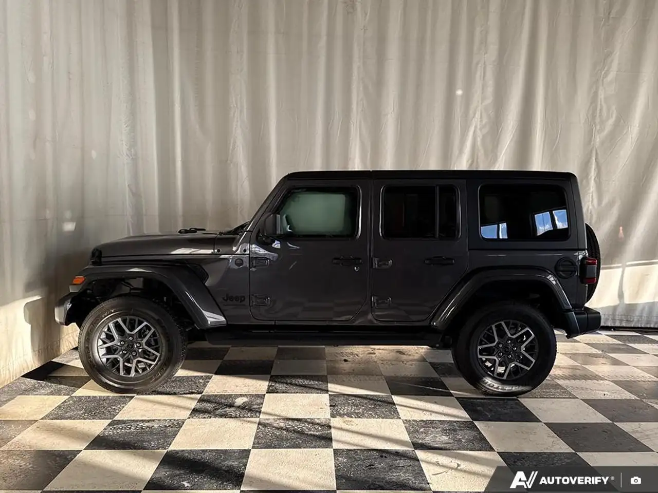 Jeep Wrangler photo Jeep Wrangler