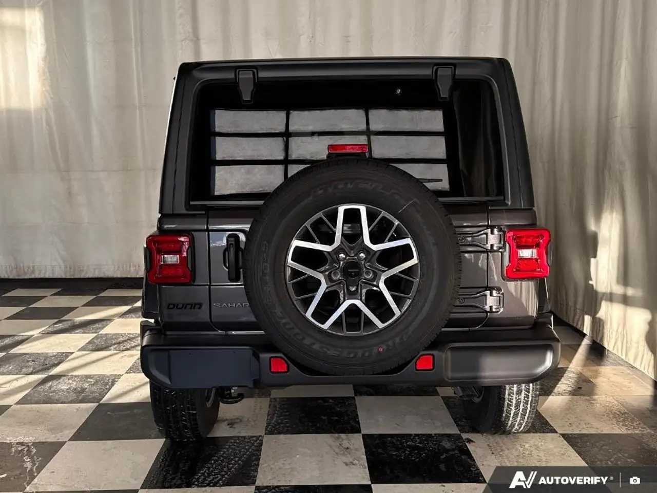 Jeep Wrangler photo Jeep Wrangler