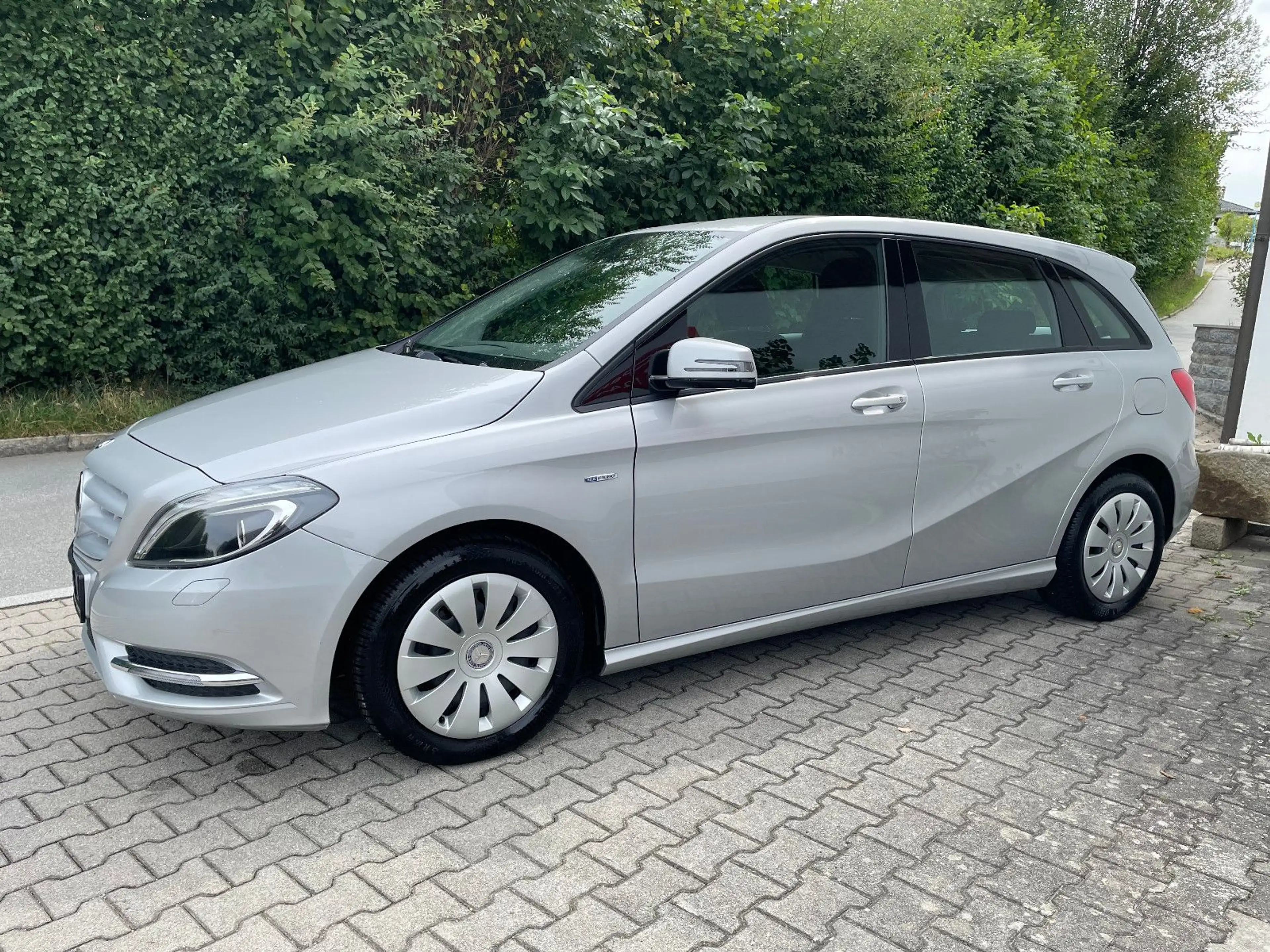 Mercedes-Benz B 200 Klima Sitzheizung 1 Hand 20500km — photo 2