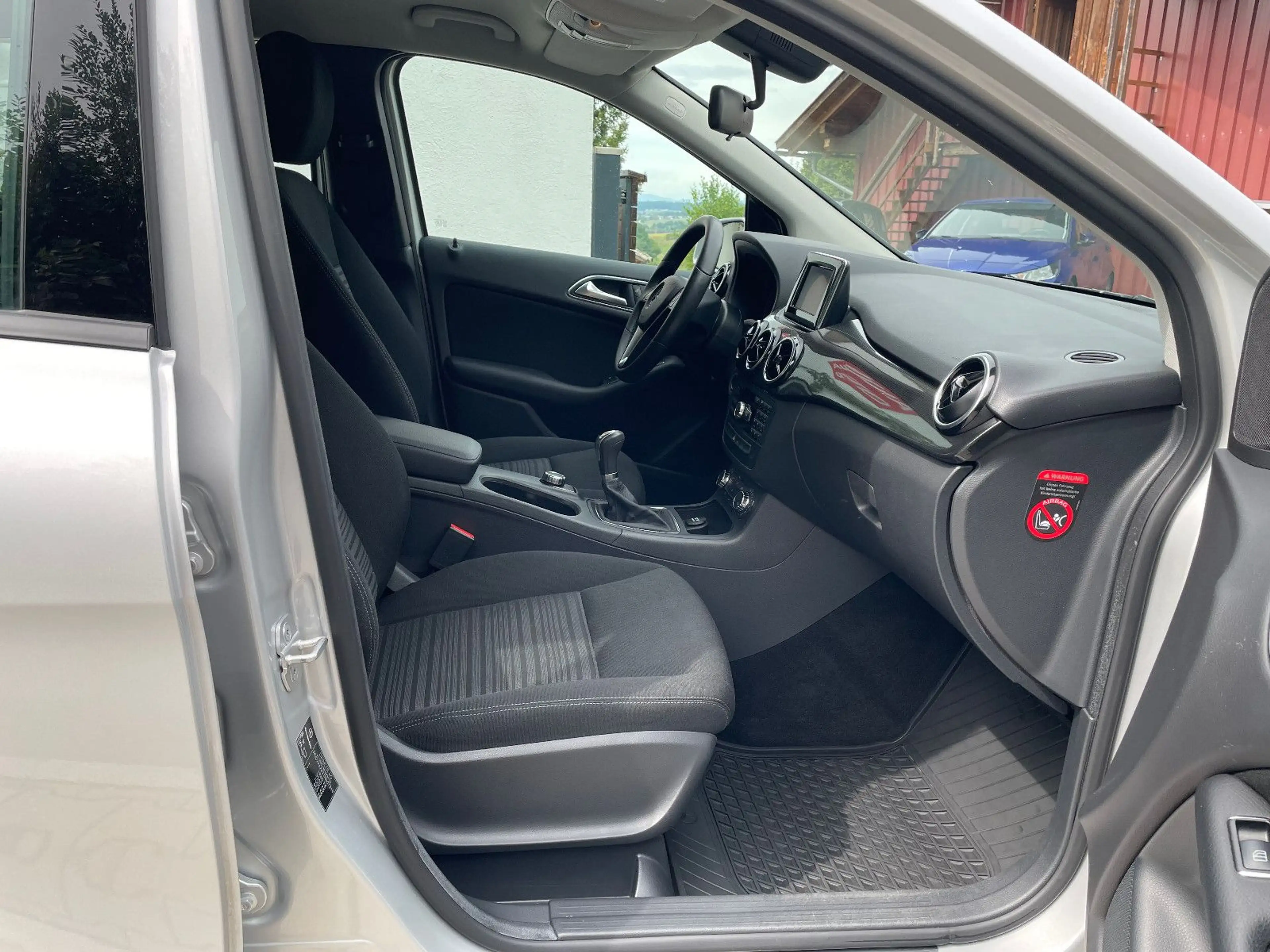 Mercedes-Benz B 200 Klima Sitzheizung 1 Hand 20500km — photo 14