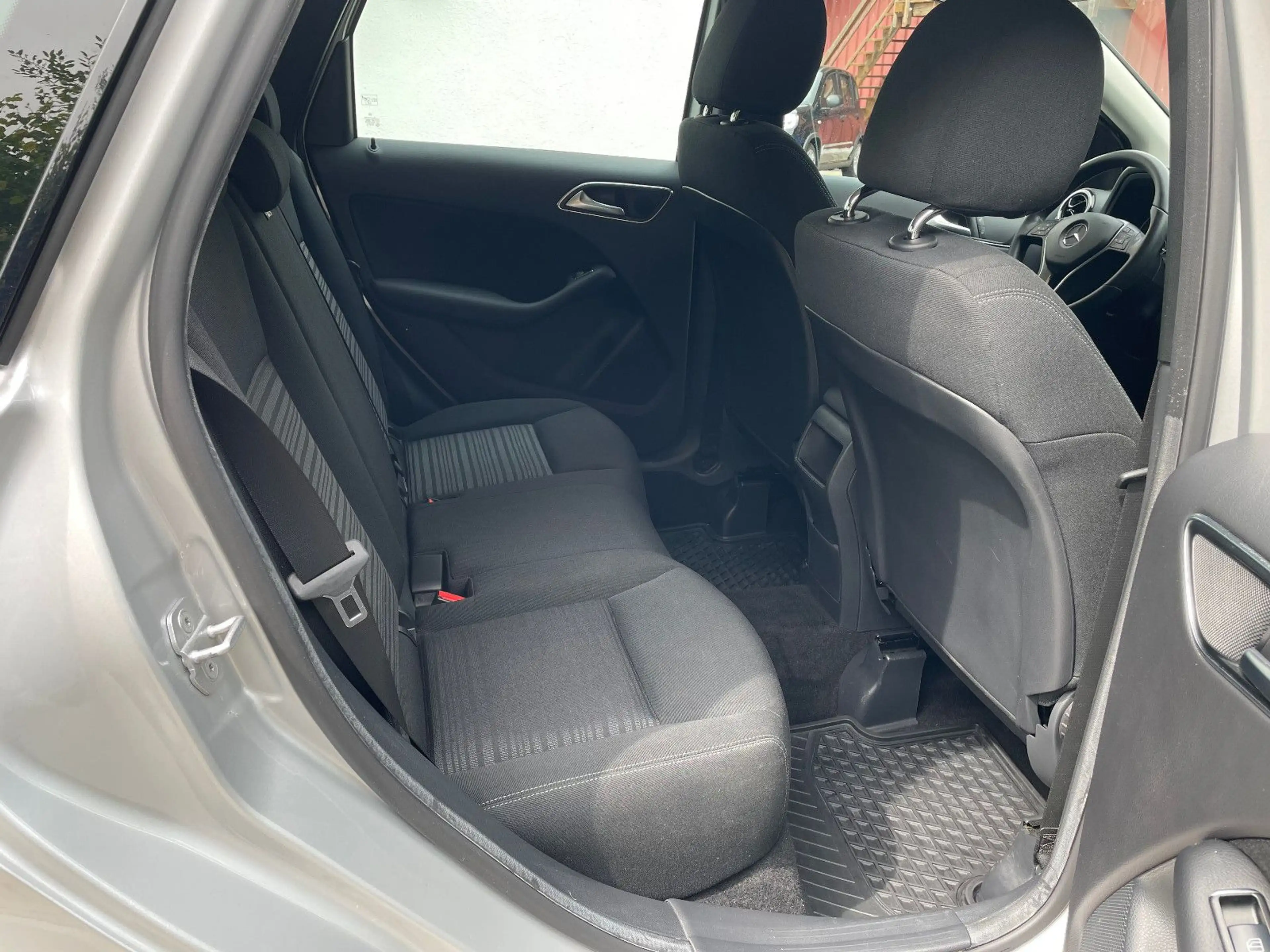 Mercedes-Benz B 200 Klima Sitzheizung 1 Hand 20500km — photo 16