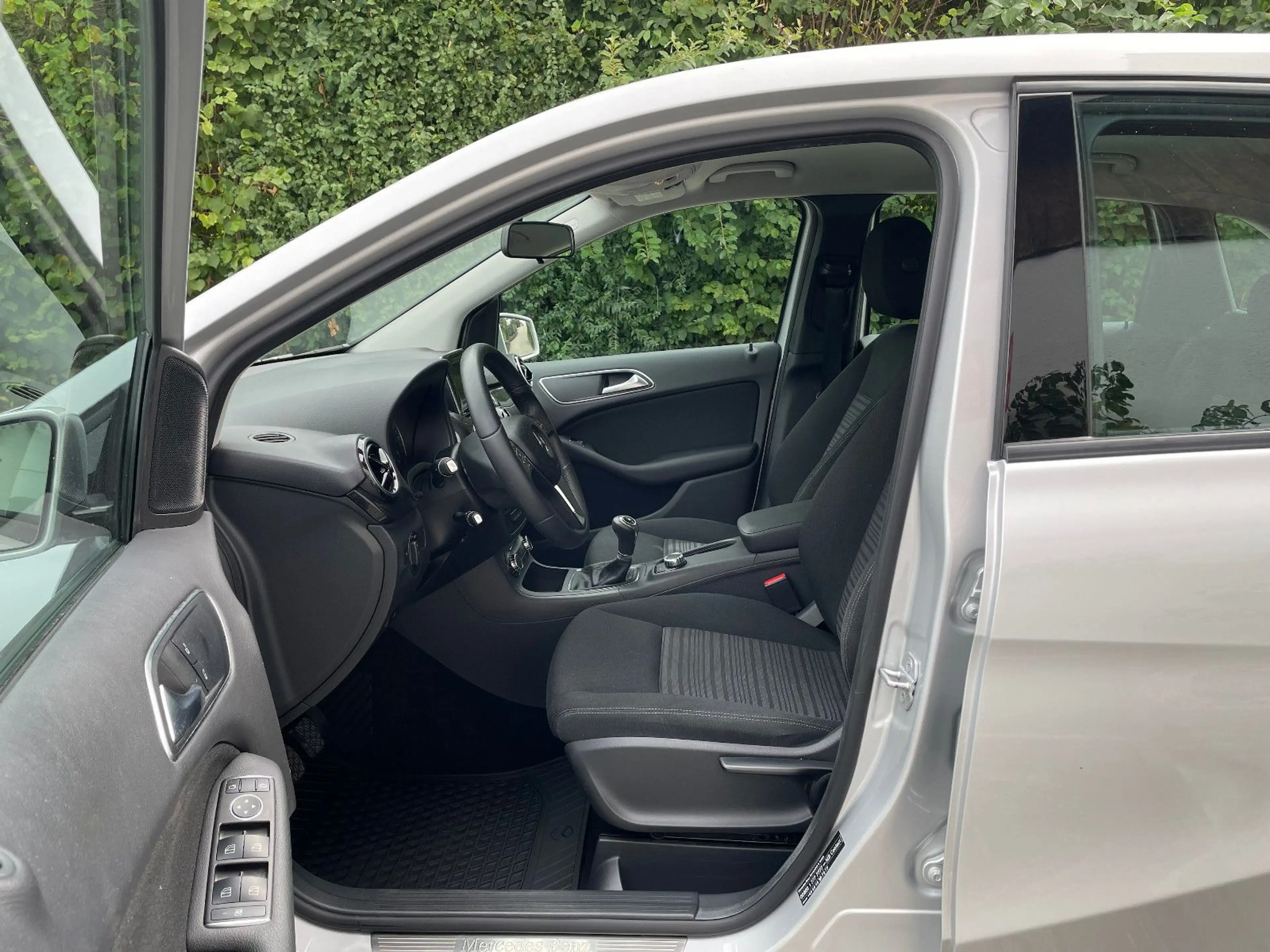 Mercedes-Benz B 200 Klima Sitzheizung 1 Hand 20500km — photo 9