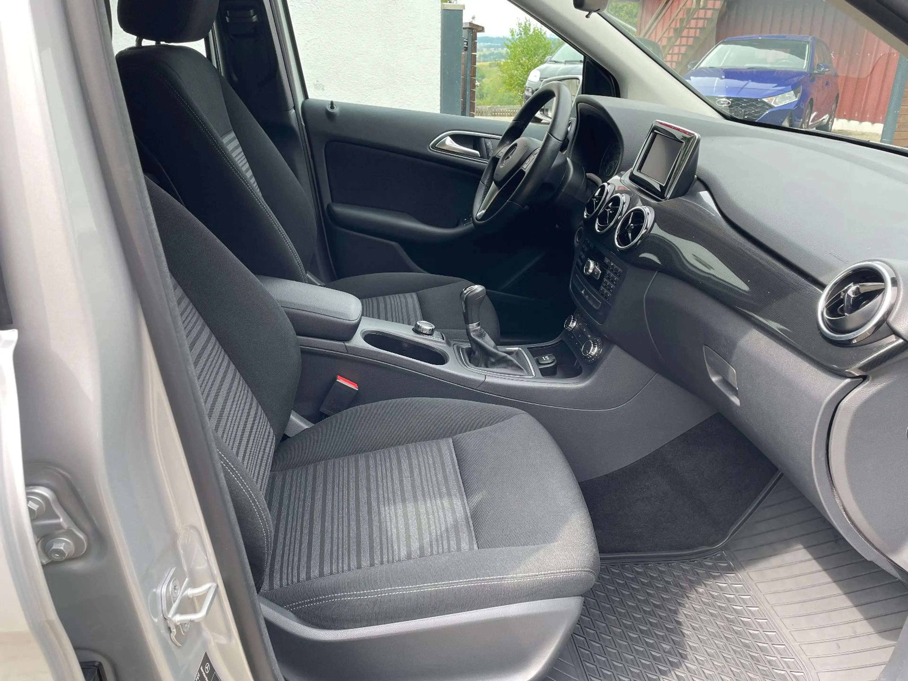 Mercedes-Benz B 200 Klima Sitzheizung 1 Hand 20500km — photo 13