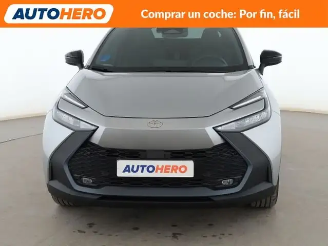 Toyota C-HR view 9