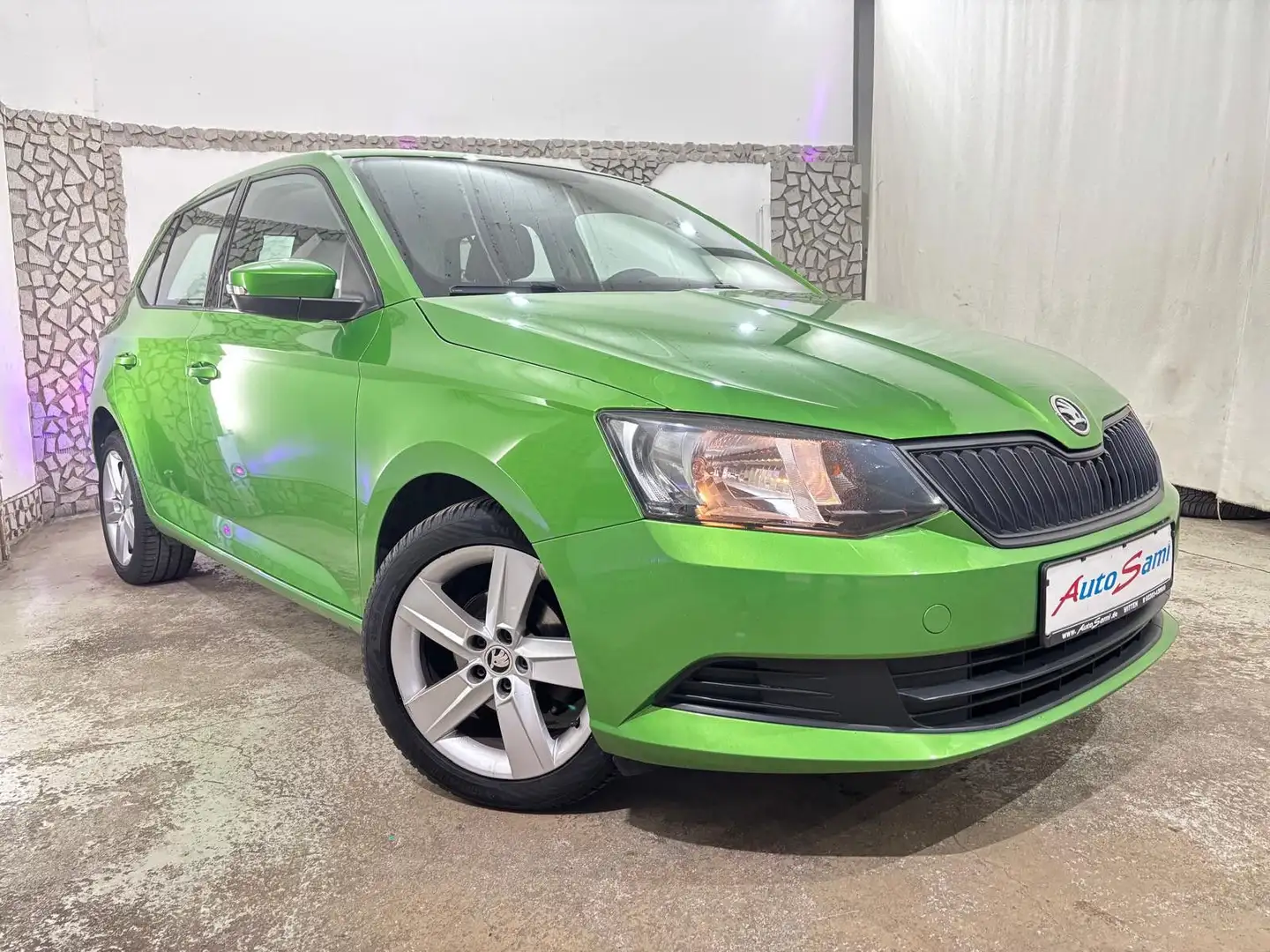 Skoda Fabia 1,0 Cool Edition KLIMA EINPARKHILFE TOP Grün - 1