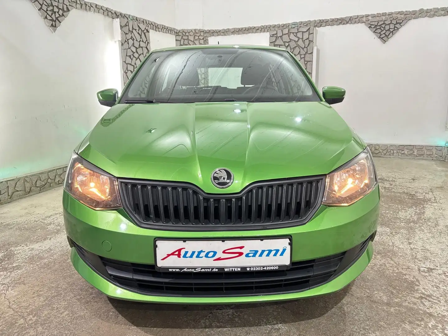 Skoda Fabia 1,0 Cool Edition KLIMA EINPARKHILFE TOP Grün - 2