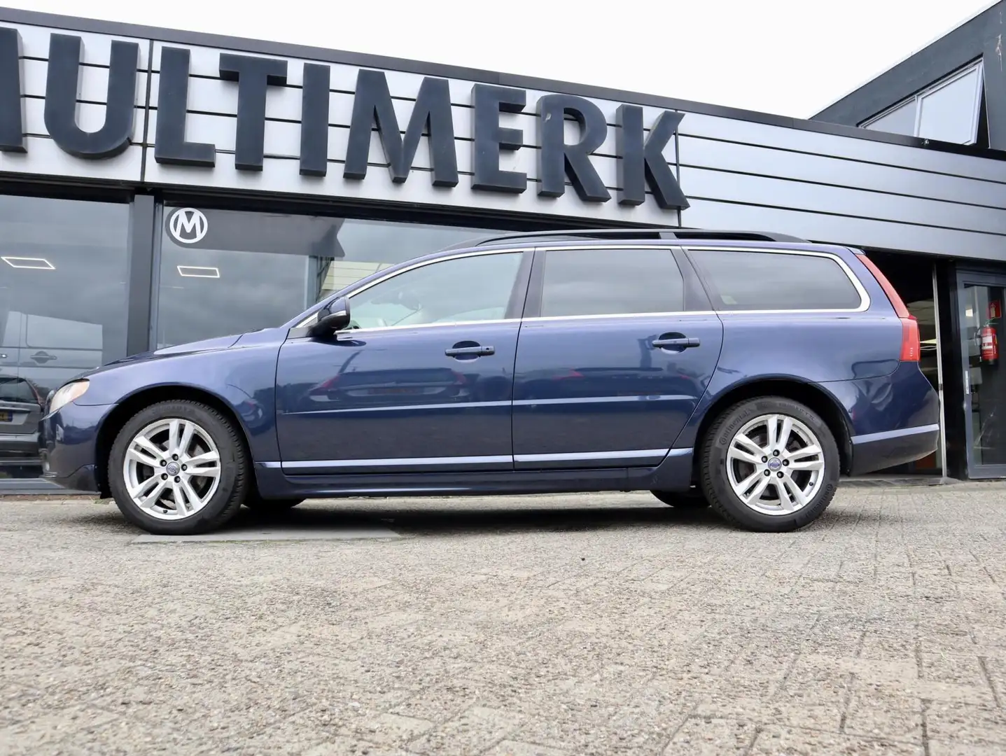 Volvo V70 2.0 T5 Momentum Azul - 2