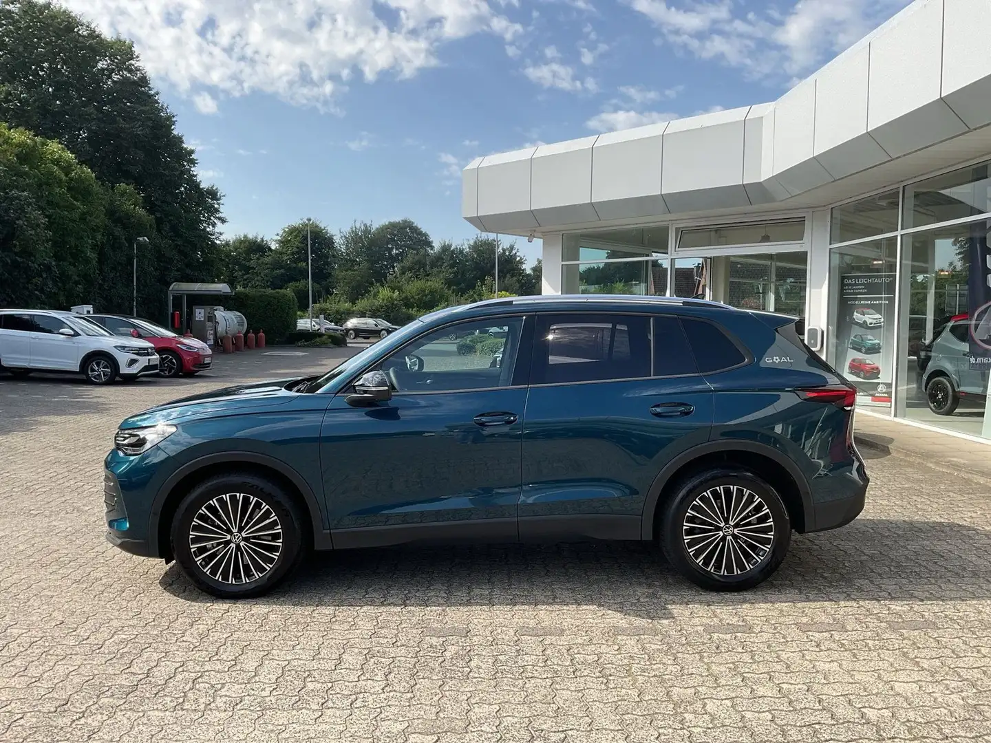 Volkswagen Tiguan Goal 2.0 TDI DSG AHK AreaView Standhzg Blau - 2