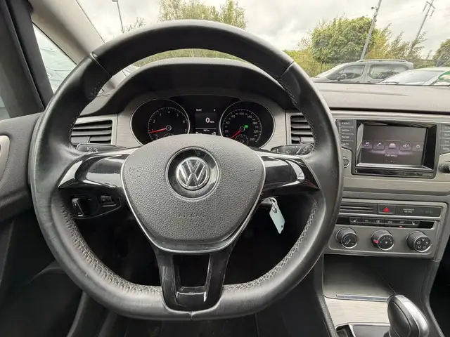 Volkswagen Golf view 10