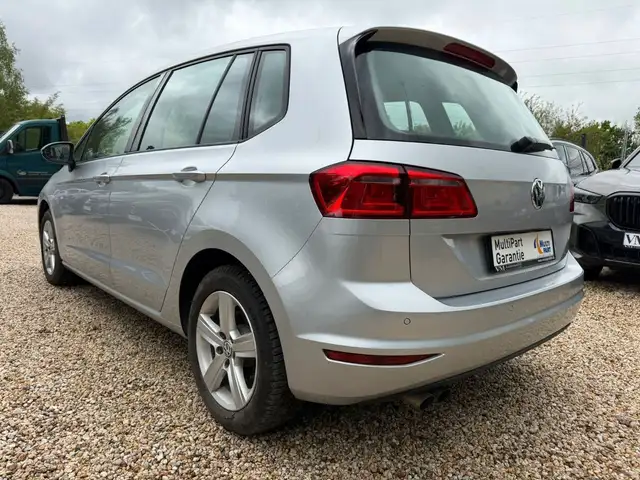 Volkswagen Golf view 6