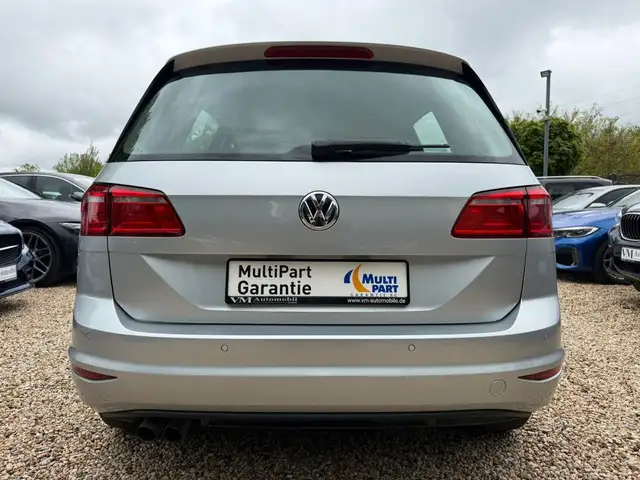 Volkswagen Golf view 5