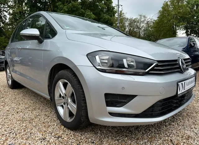 Volkswagen Golf view 3