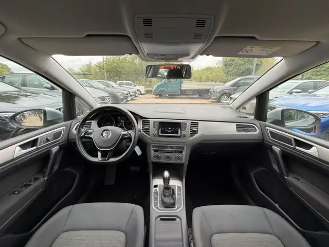 Volkswagen Golf view 7