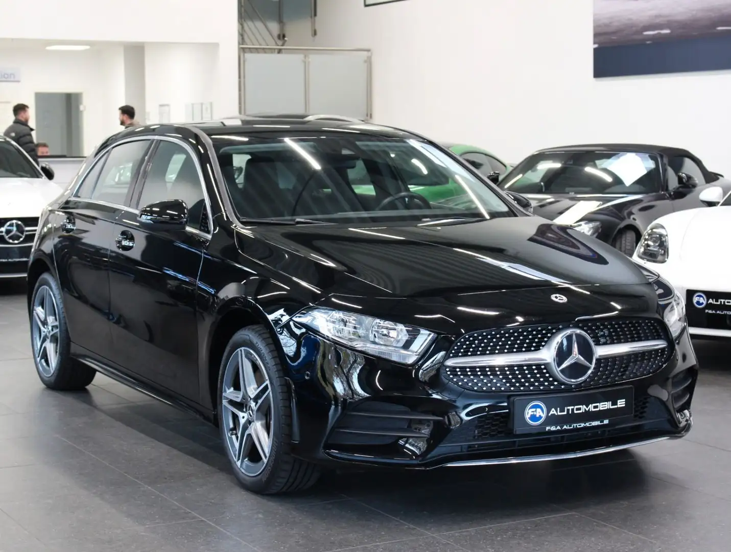 Mercedes-Benz A 250 e AMG Line MWST*CarPlay*TOP Schwarz - 2