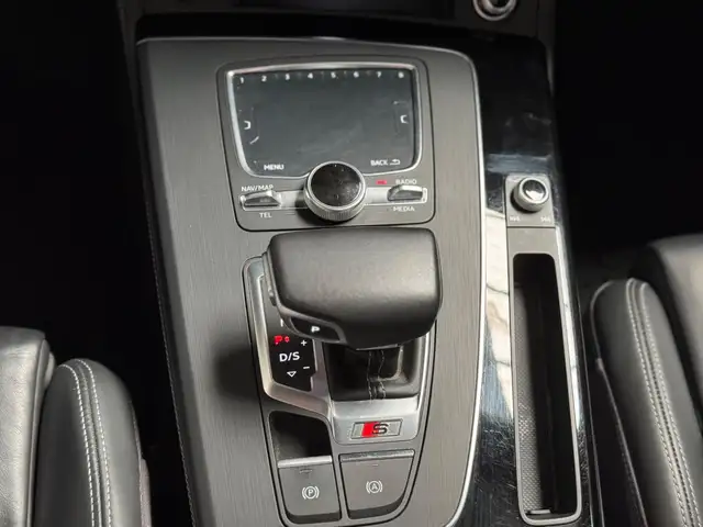Audi SQ5 view 23