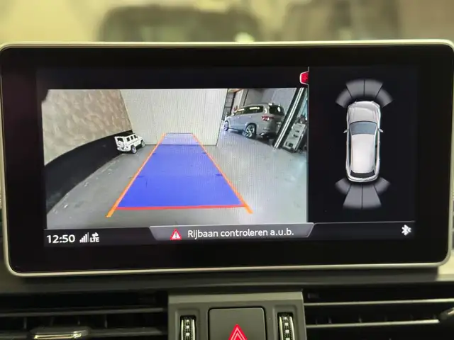 Audi SQ5 view 25
