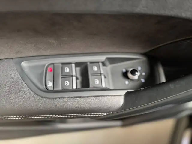 Audi SQ5 view 29