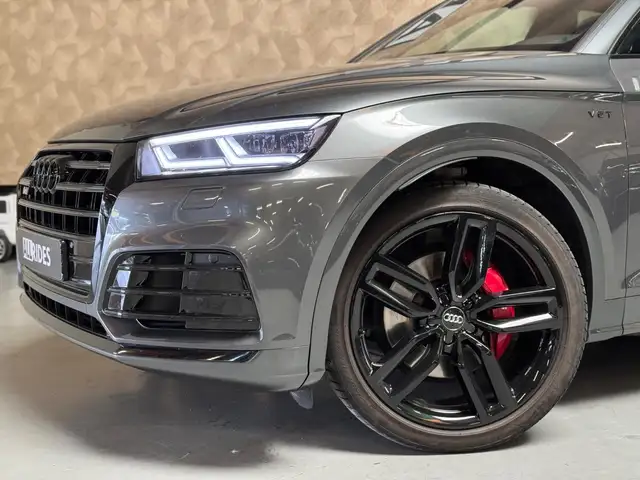 Audi SQ5 view 2