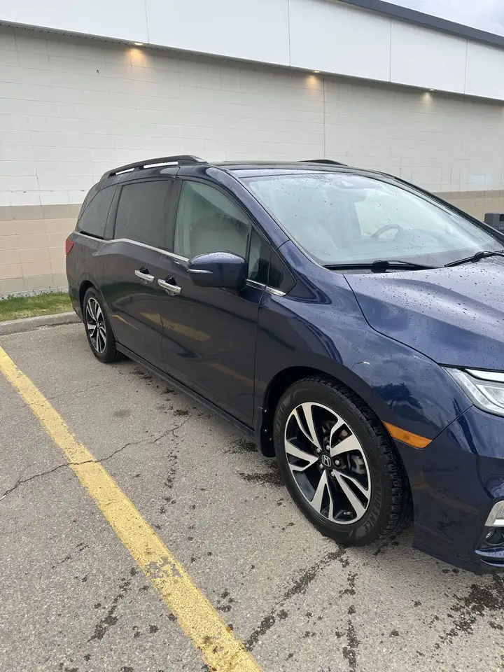 Honda Odyssey снимка Honda Odyssey