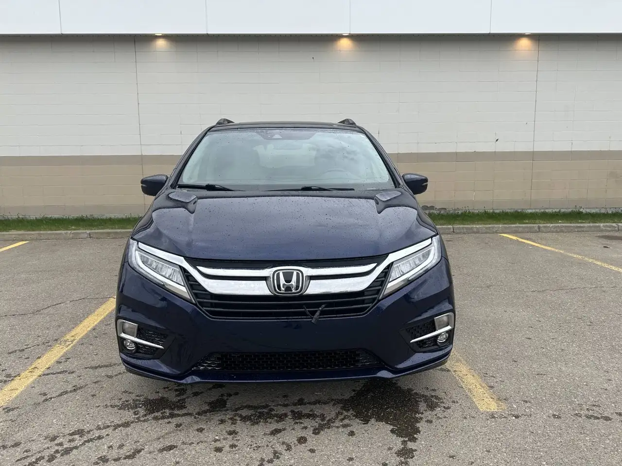 Honda Odyssey снимка Honda Odyssey